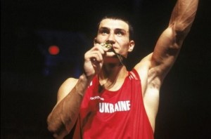 Кличко выставил на аукцион золотую олимпийскую медаль 